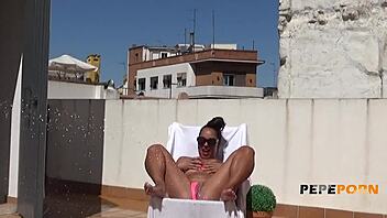 latina kim hot flashes in the hood then bangs a random rookie in public