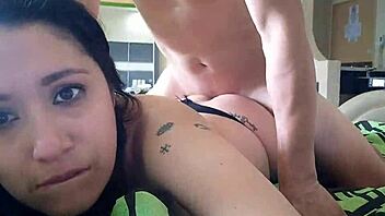 Puta mexicana infiel se filma cogiendo al estilo perrito con su amante