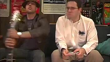 Sexy Girlfriend Uploads Video