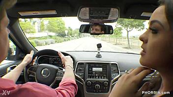 Nicole Sage peituda mama pauzão monstro com o namorado