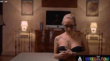 Christina Shine masturbating in lingerie 😘