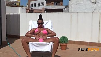 latina kim hot flashes in the hood then bangs a random rookie in public