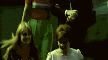 Babiččina chlupatá kunda ve vintage šedesátkách