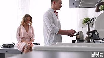 Squirting Teen Jenny Manson And Boyfriend In Kitchen Scene