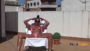 latina kim hot flashes in the hood then bangs a random rookie in public