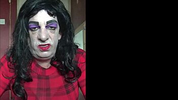 Introverted crossdresser seeks encouragement and confidence