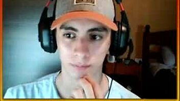 Argentinian twink's oral skills impress in gay video