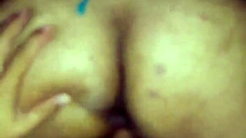 Latina twerks nicely