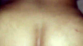 Latina twerks nicely