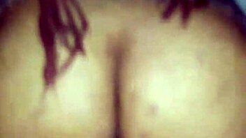 Latina twerks nicely