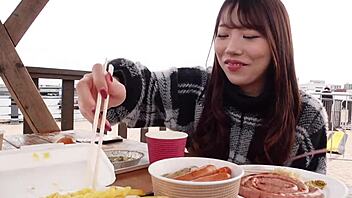 i grab that peach ass in reverse bunny cosplay... gotta creampie it lol