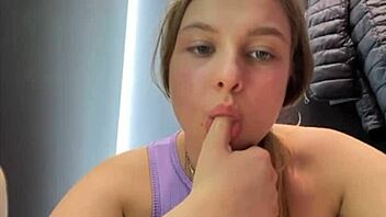 يا بيبي، شوفني أقذف بقوة في غرفة التغيير!