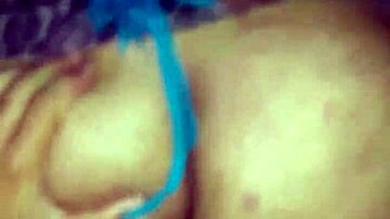 Latina twerks nicely