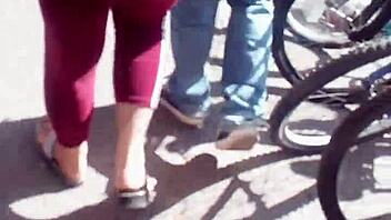 culonas callejeras: beautiful milf with big asses on streets 😘