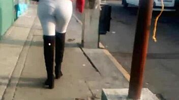 culonas callejeras: beautiful milf with big asses on streets 😘