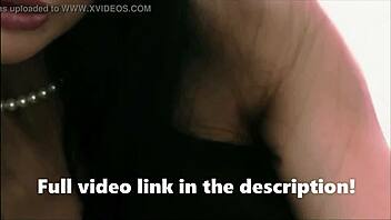 Aletta Keeps Her Gloves