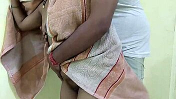 bhabhi came out after bathing, then the sex began immediately.