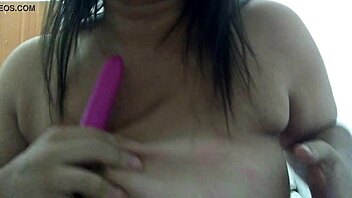 Chubby girl gets off on talking dirty and giving a blowjob