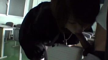 cum eating asian teen gives head