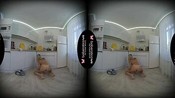 Cindy Key can't stop masturbating solo in VR all day