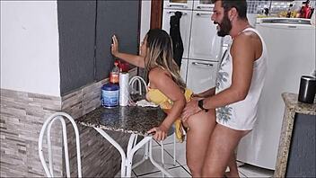 que empregada gostosa contratei no marketplace