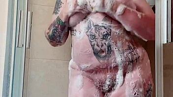 Wow, hairy pussy play in steamy shower!