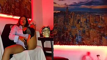 Intense Perreo Dancing with Karol G and Alicia Keys