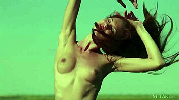 i watched thelifeerotic blonde bombshell dido masturbating kinkily with small tits