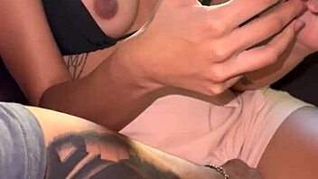 grabo a mi amiga en webcam en coche