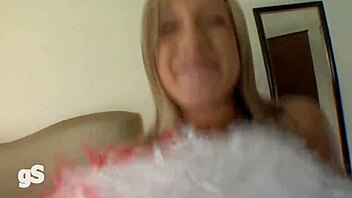 Blonde american cheerleader girl wants expert cock to fuck her wet pussy hard