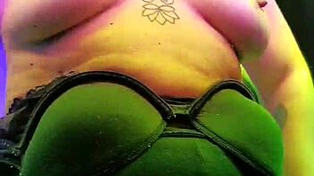 Milf exposes herself in tanning salon and gives a blowjob
