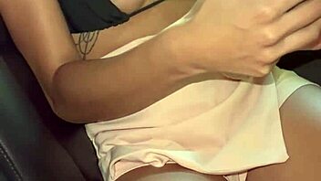 grabo a mi amiga en webcam en coche