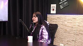 She went to take a photo with a famous person and they ended up kissing - pamela sagaz sheer red