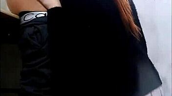 Caramba, essa colegial fofa monta o amigo ao ar livre para passar nas aulas em clipes caseiros quentes.