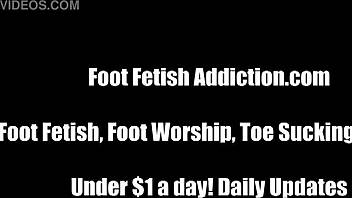 You have to beg to worship my feet 😈