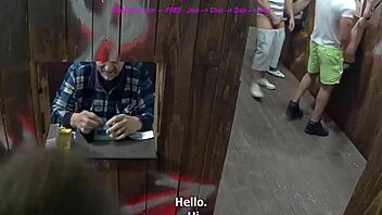 이 멋진 글로리홀 슬럿들 기쁘게 하는 법 알아. 모든 남자 실력으로 다뤄