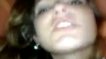 Amateur couple gets passionate in the bedroom