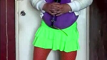 bisexual crossdresser mark loves swallowing his own piss but wants another man's piss too