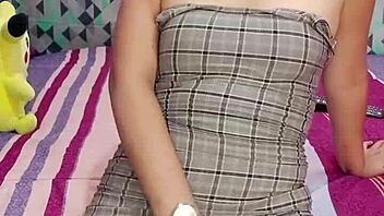 Desperate Latina Amateurs Squirt While Masturbating Anal