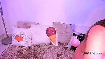 Gorgeous Babe Has Fingering Orgasm On Webcam Show