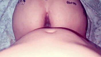 se la mamo y terminamos cogiendo de perrito con ganas