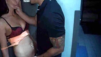 女主人支配奴隶在极端肛门惩罚！谁能想象这样的硬核控制？