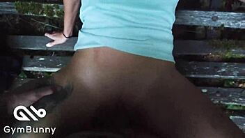 와! 바이에른 틴 18+가 야생 자연 섹스에서 크림파이 받아!