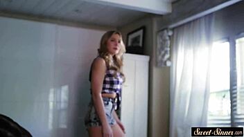 Gorgeous teen 18+ satisfies stepdad’s cock with pure pleasure