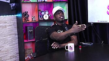 the woman tells his mom about son's porn and funk career - jefao oficial