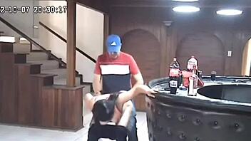 Istri selingkuh ketahuan spycam berantem liar sama brunette