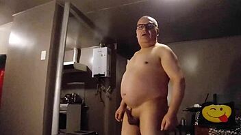 el gordo 12 showcases raw amateur action from chinese streets.