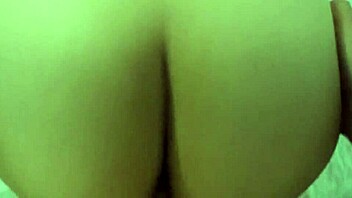 Fata gamer e futută în poziția cățelului în timp ce joacă WoW, OMG! 😍