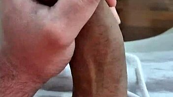 Sexy twink jerks off deliciously, contrasting his cute exotic look