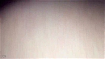 Cdzinha Limasp performs in cinema with red outfit